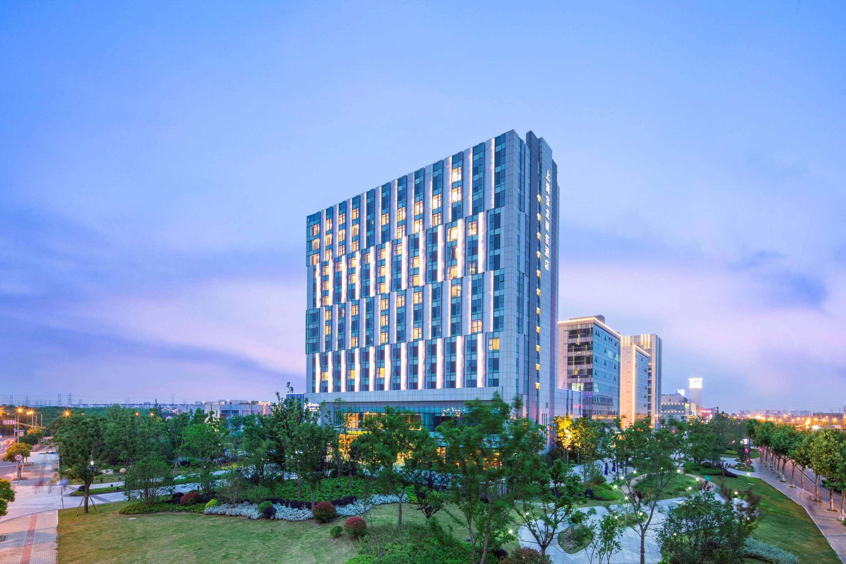 Radisson Blu Shanghai Pudong Jinqiao Hotel Exterior photo